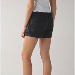 Lululemon Spring Break Away Women's Shorts Black Pockets Size 6